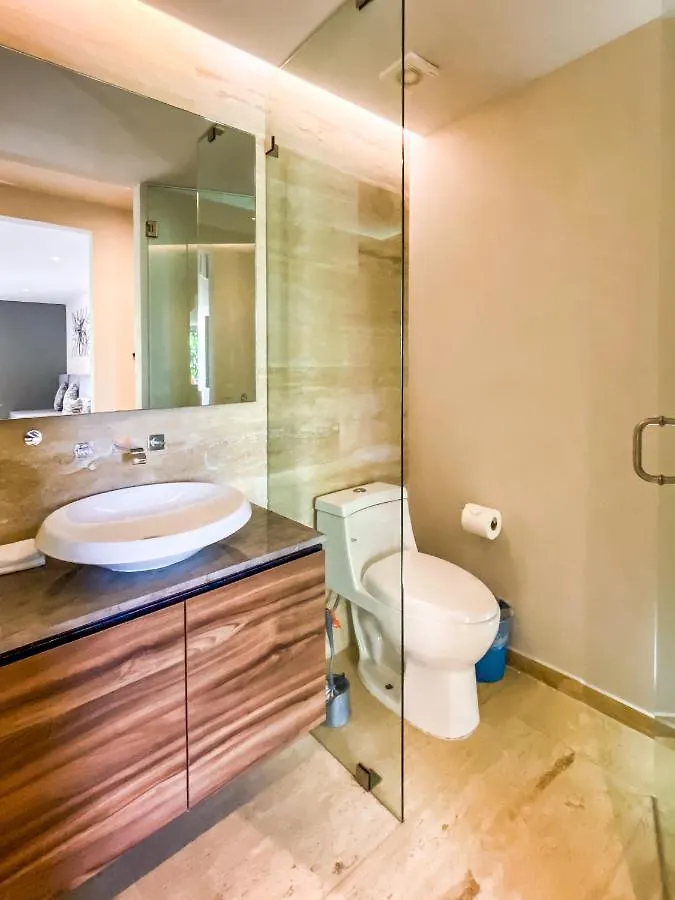 Big Studio At Kaab By The Beach With Roof Top Pool, Sauna And Jacuzzi Near Paseo Del Carmen Mall بلايا ديل كارمن شقة