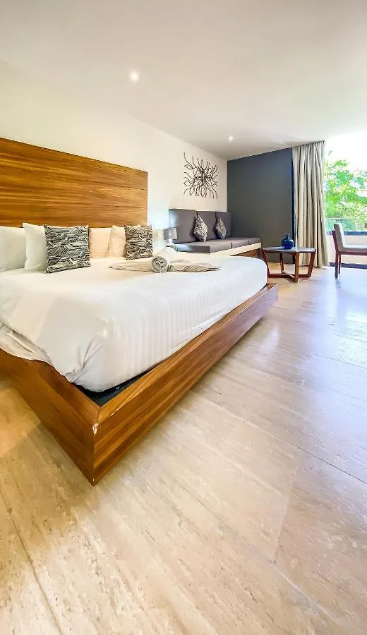 Big Studio At Kaab By The Beach With Roof Top Pool, Sauna And Jacuzzi Near Paseo Del Carmen Mall بلايا ديل كارمن شقة