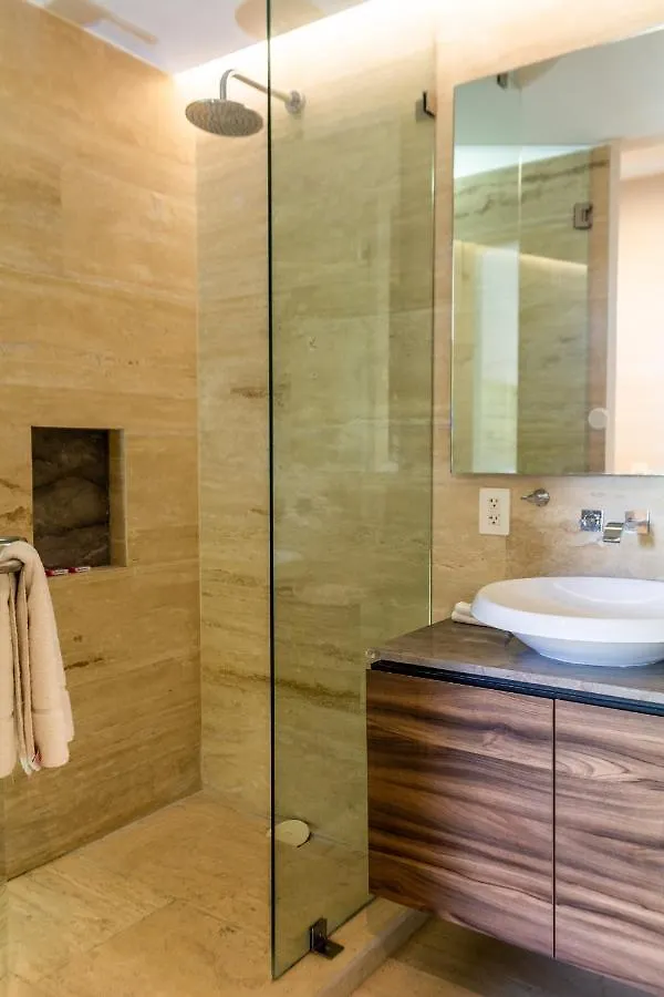 Big Studio At Kaab By The Beach With Roof Top Pool, Sauna And Jacuzzi Near Paseo Del Carmen Mall بلايا ديل كارمن
