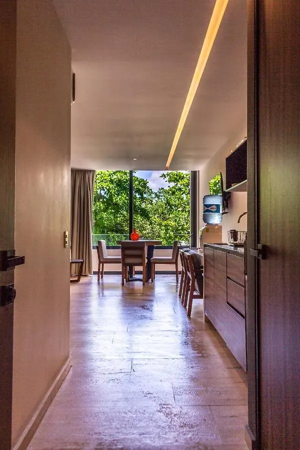 Big Studio At Kaab By The Beach With Roof Top Pool, Sauna And Jacuzzi Near Paseo Del Carmen Mall Playa del Carmen Appartement
